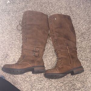 Global Win Tan Lace-Up Boots